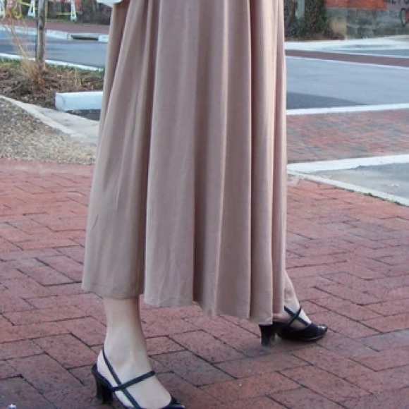 Classic Maxi Skirt - Picture 3 of 3